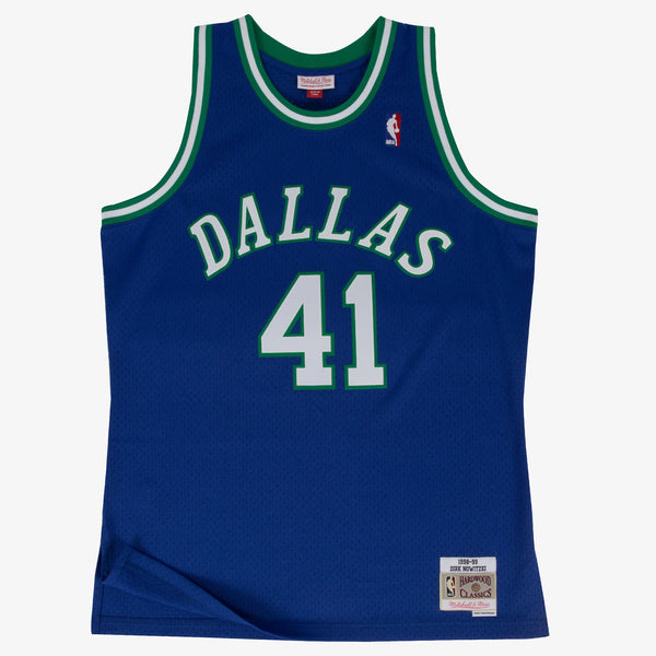 Dallas Mavericks Mitchell & Ness Swingman Jersey Road Dirk Nowitzki 1998-99